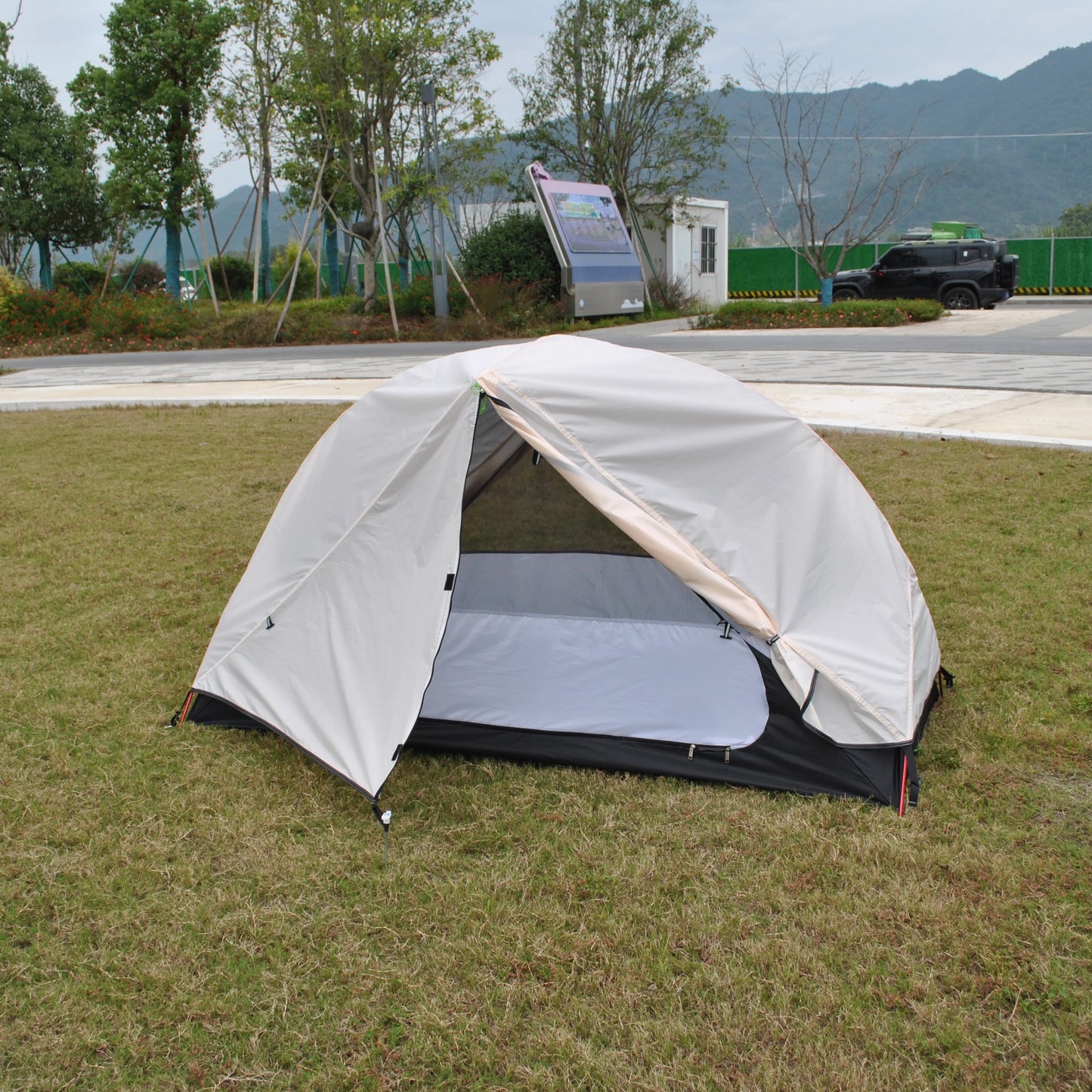 Waterproof and Windproof 1 Person Tent, Camping Tent,Aluminum Pole Backpacking Tent Can Be Cot Bed Tent Not Include the Bed