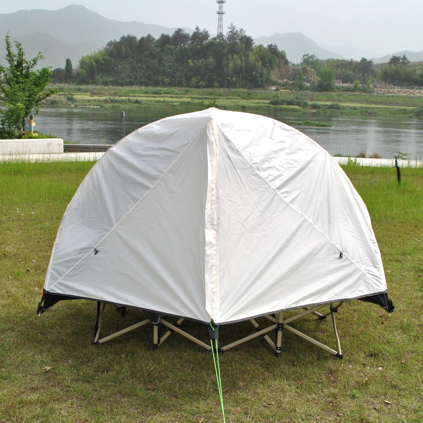 Waterproof and Windproof 1 Person Tent, Camping Tent,Aluminum Pole Backpacking Tent Can Be Cot Bed Tent Not Include the Bed