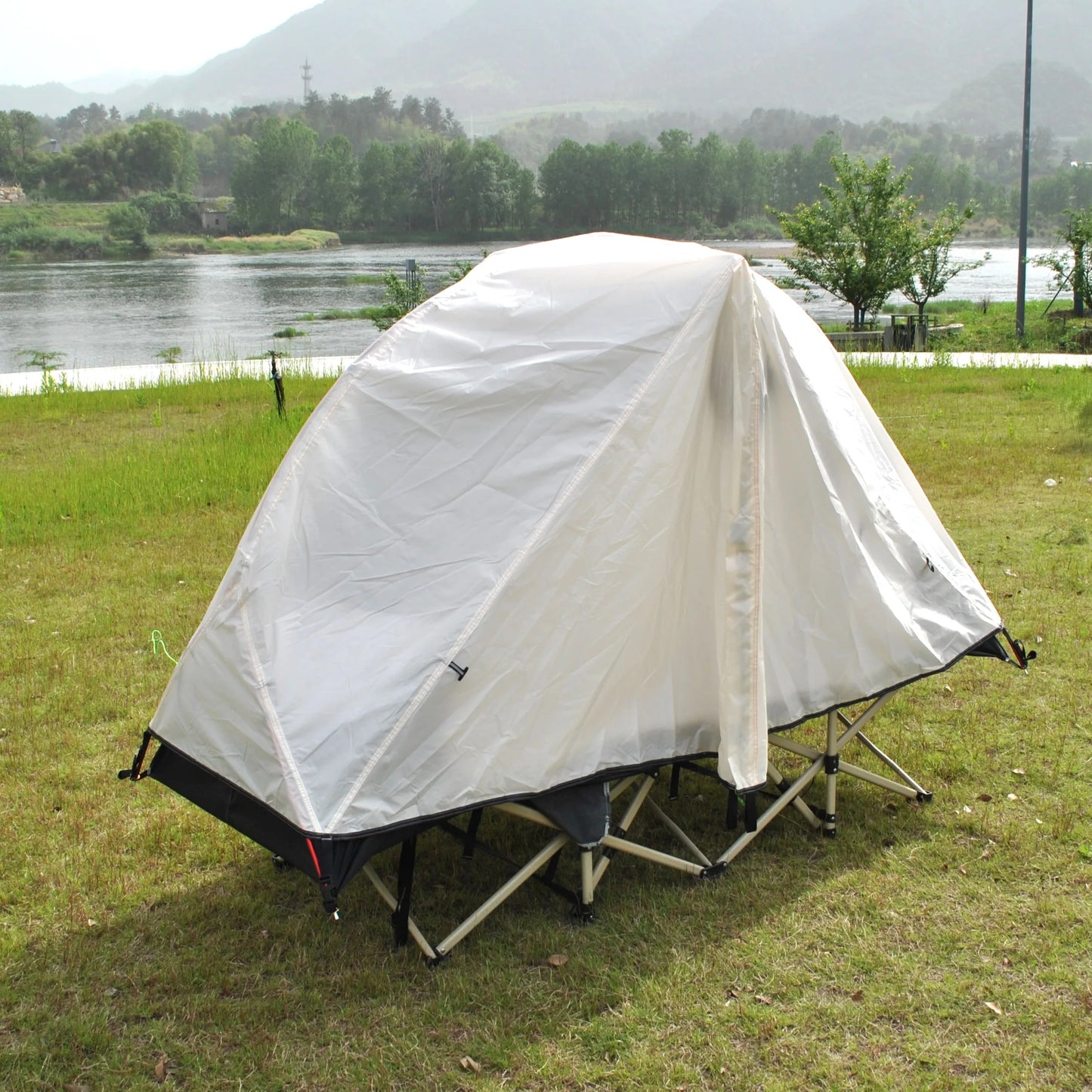 Waterproof and Windproof 1 Person Tent, Camping Tent,Aluminum Pole Backpacking Tent Can Be Cot Bed Tent Not Include the Bed